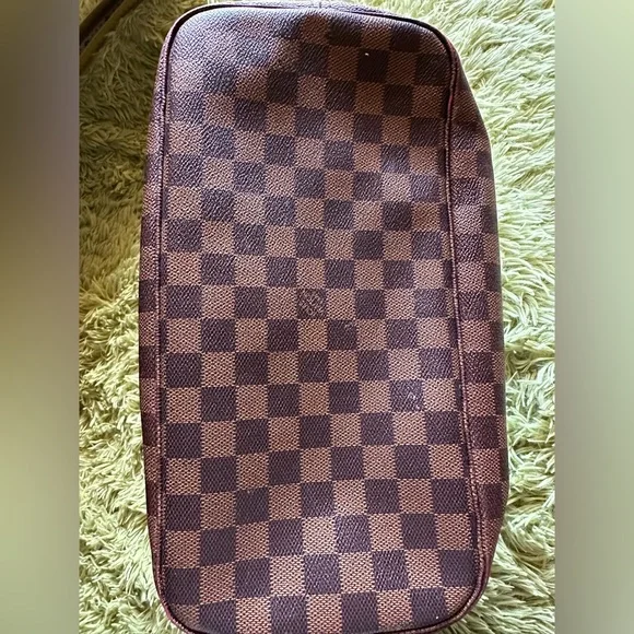 Louis Vuitton Damier Ebene Neverfull MM - Picture 3 of 17